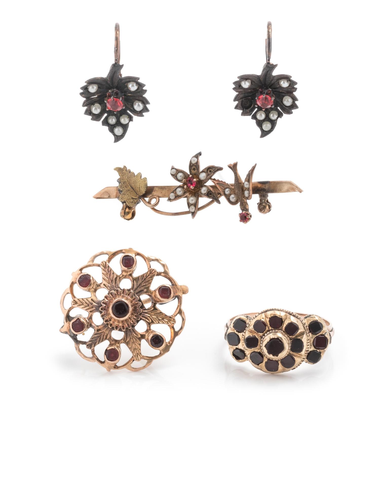 COLLECTION OF GEMSTONE JEWELRY