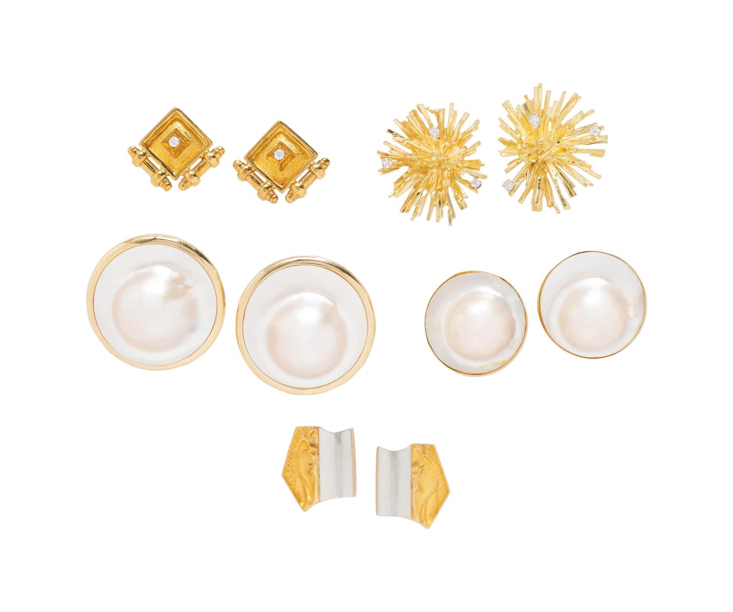 COLLECTION OF YELLOW GOLD EARRINGS