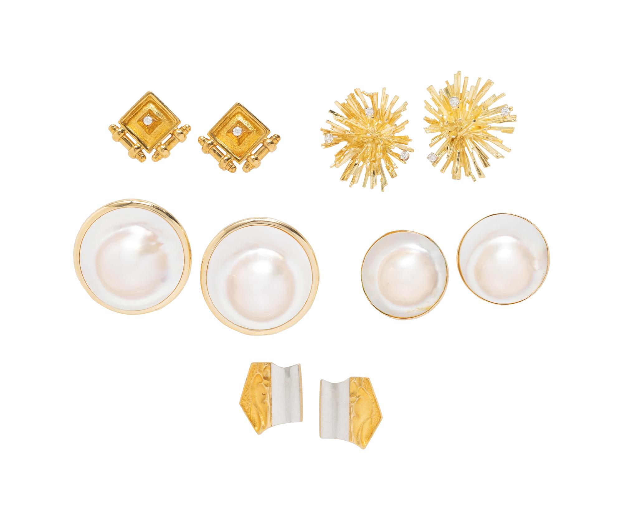 COLLECTION OF YELLOW GOLD EARRINGS