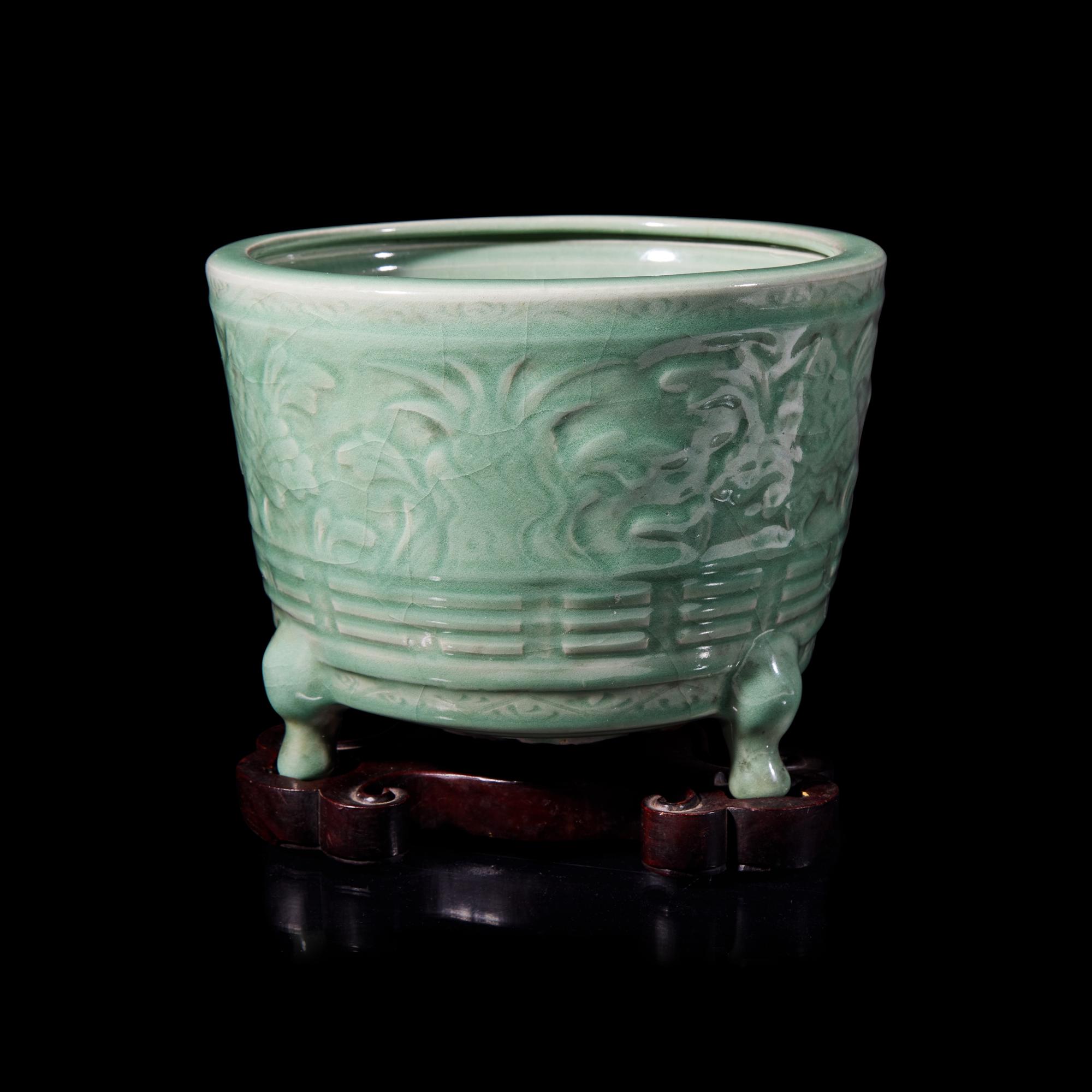 A Chinese Longquan Celadon Glazed Porcelain Incense Burner 龍泉青瓷花卉紋三足大香爐