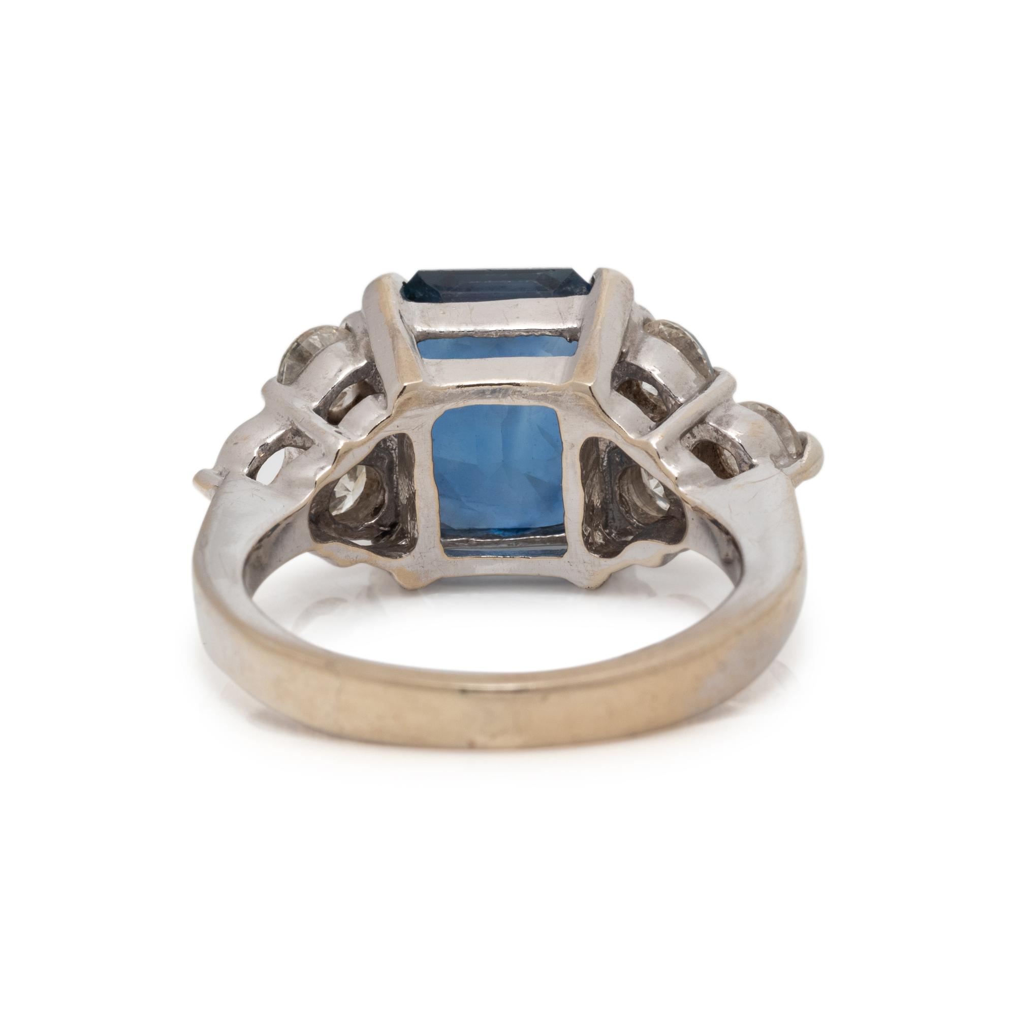 SAPPHIRE AND DIAMOND RING