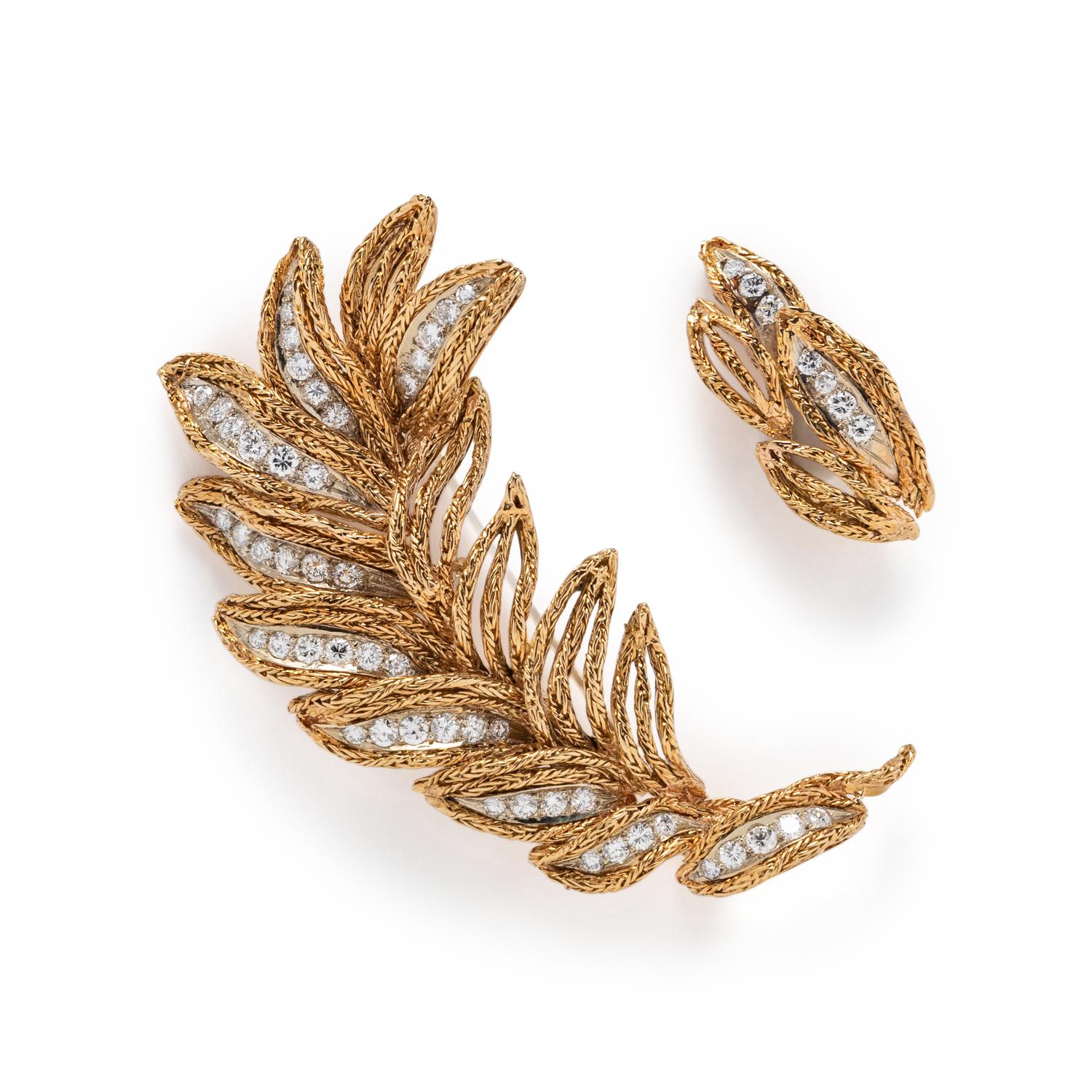 YELLOW GOLD AND DIAMOND BROOCH SET