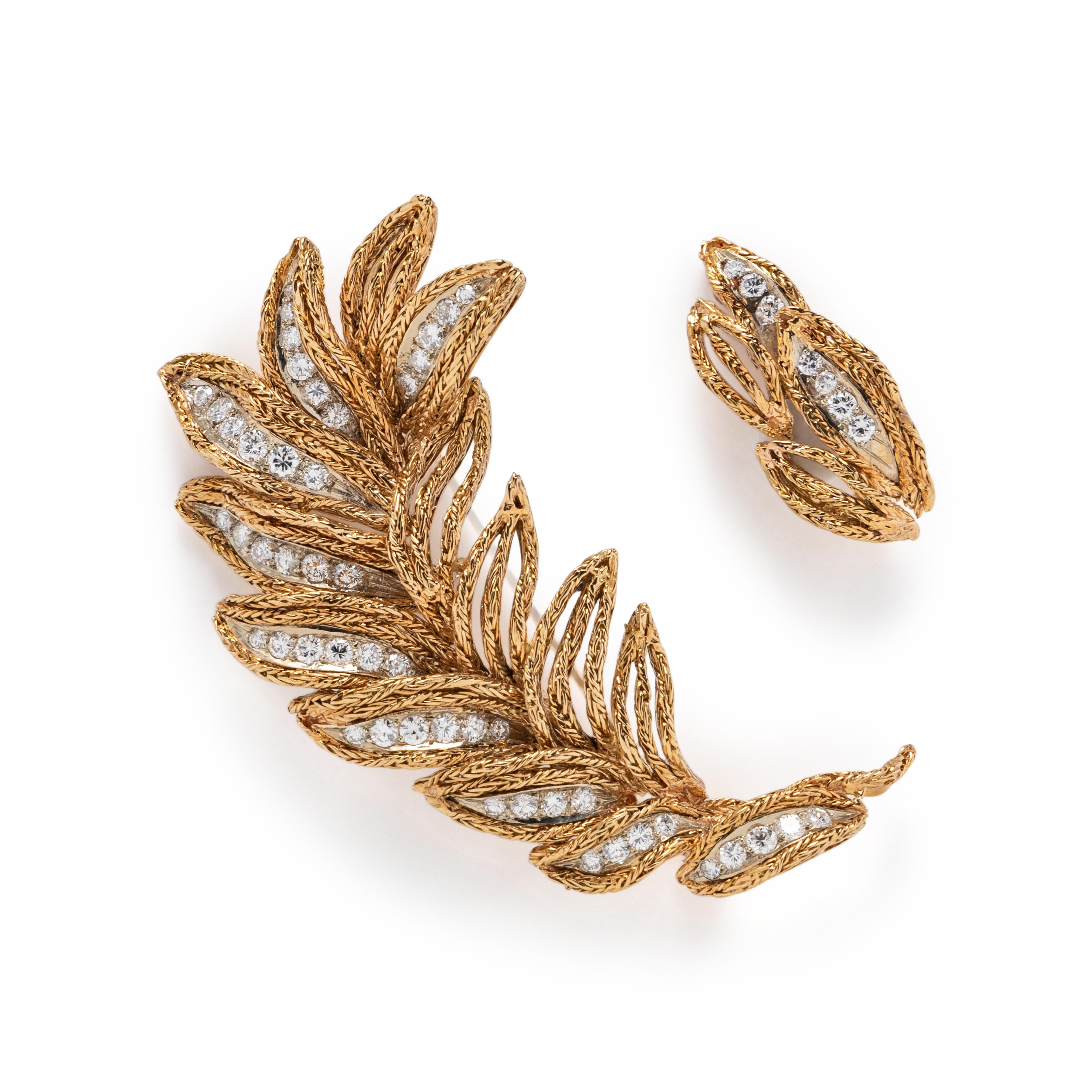 YELLOW GOLD AND DIAMOND BROOCH SET