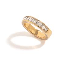 YELLOW GOLD AND DIAMOND RING