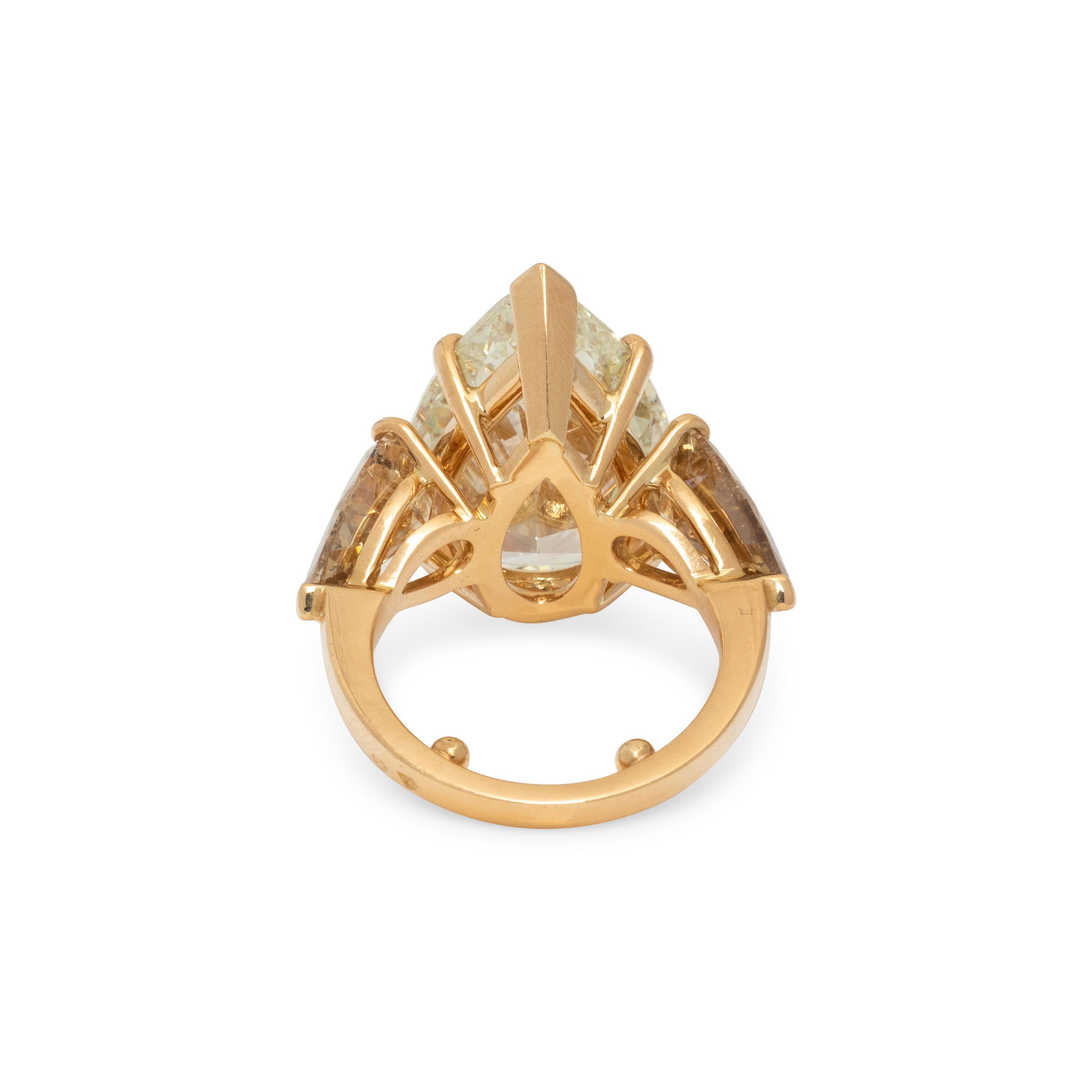 DIAMOND AND COLORED DIAMOND RING