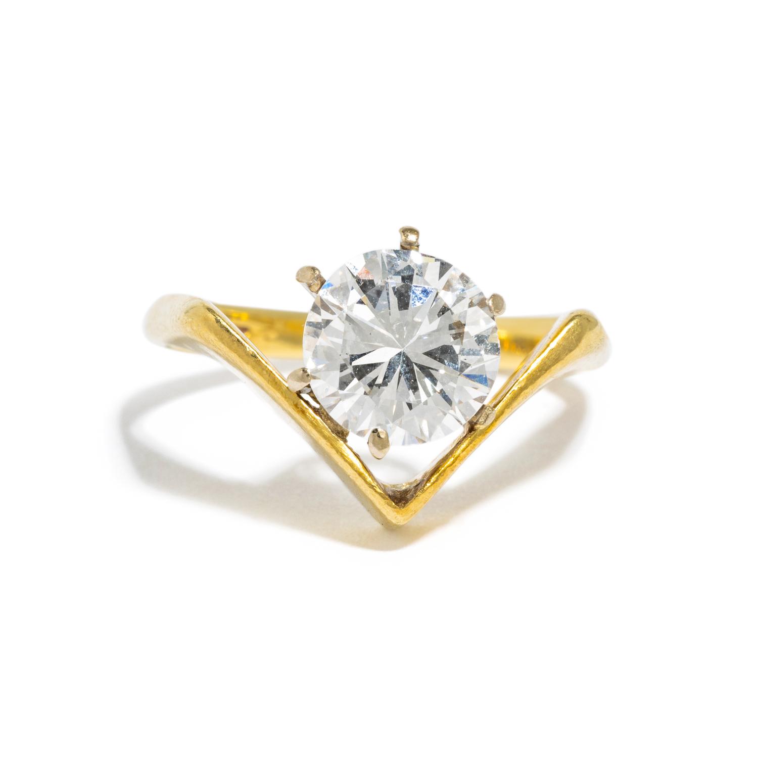 DIAMOND RING