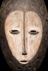 A Lega Wood Mask