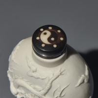 Two Chinese Porcelain Snuff Bottles — 瓷雕鼻煙壺兩支
