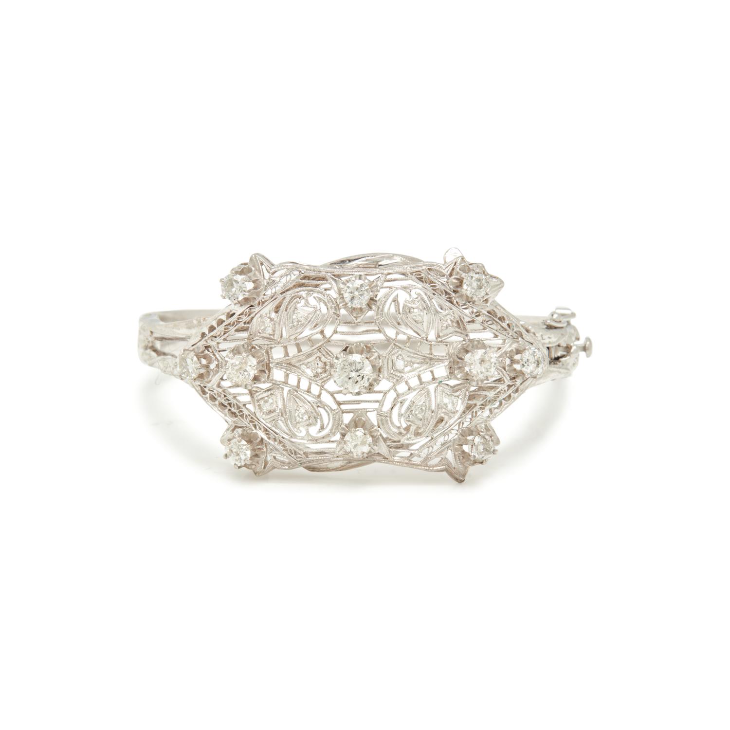 WHITE GOLD AND DIAMOND BANGLE BRACELET