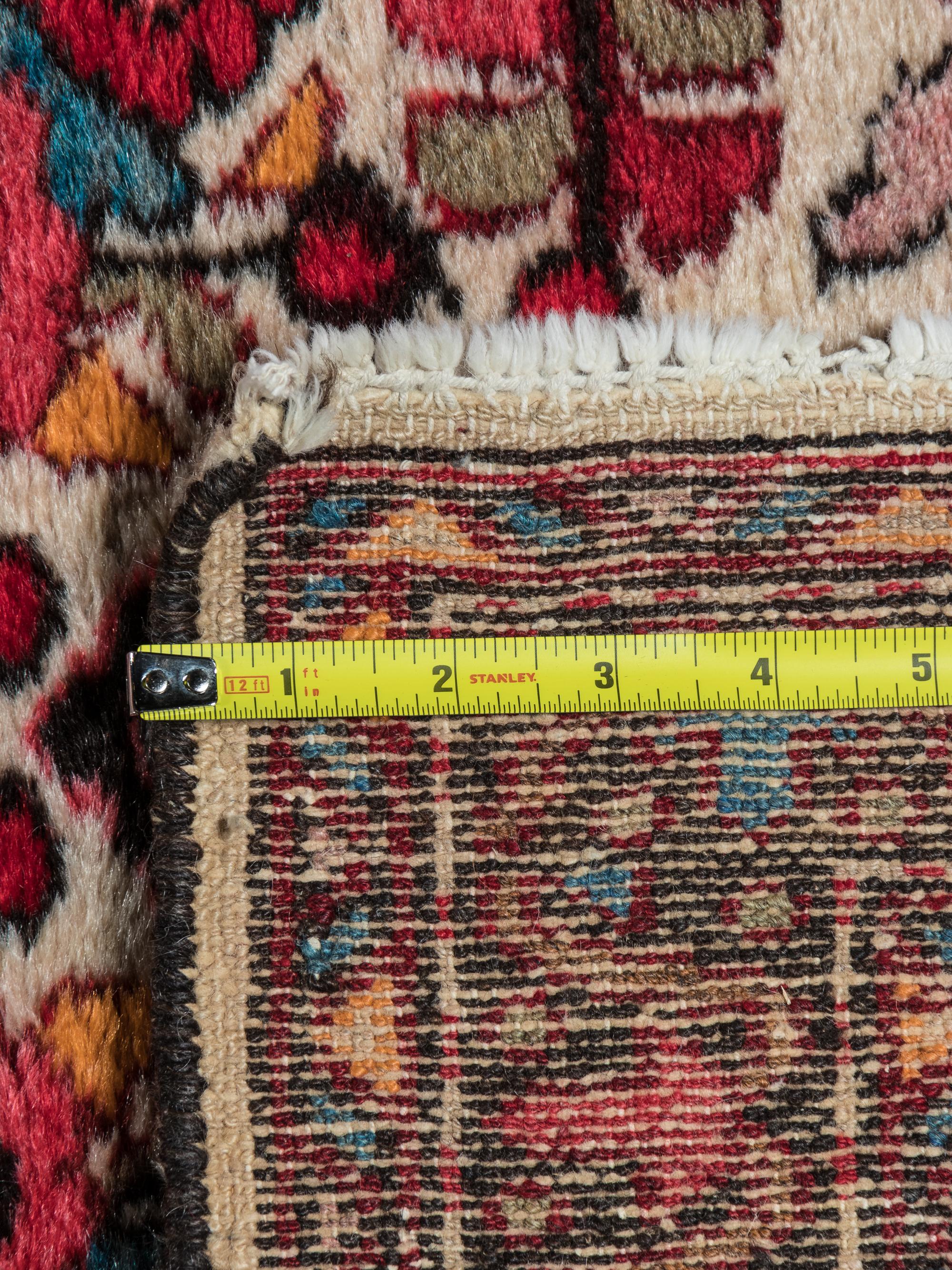 A Dergazine Wool Runner