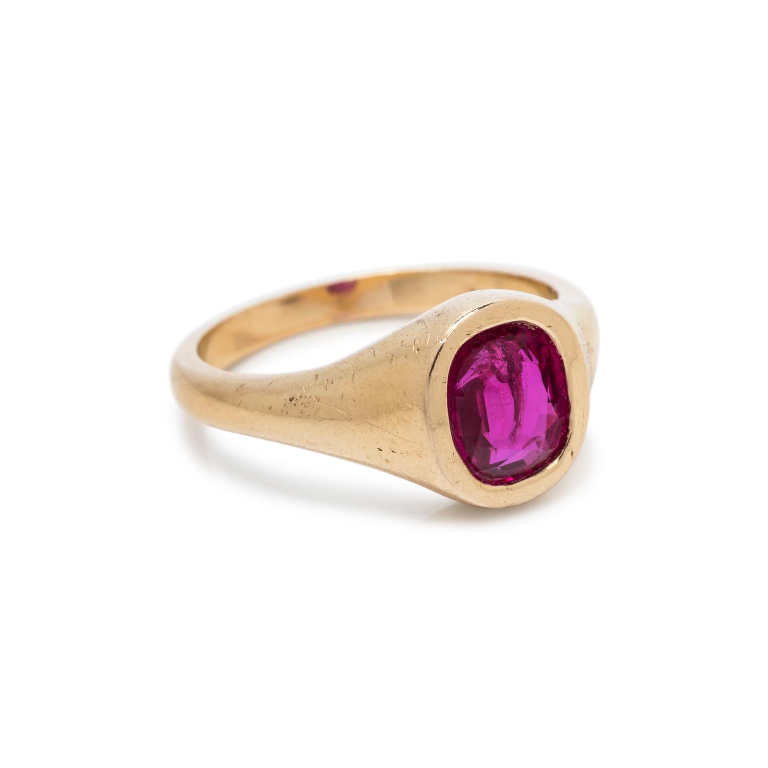 YELLOW GOLD AND GEMSTONE RING