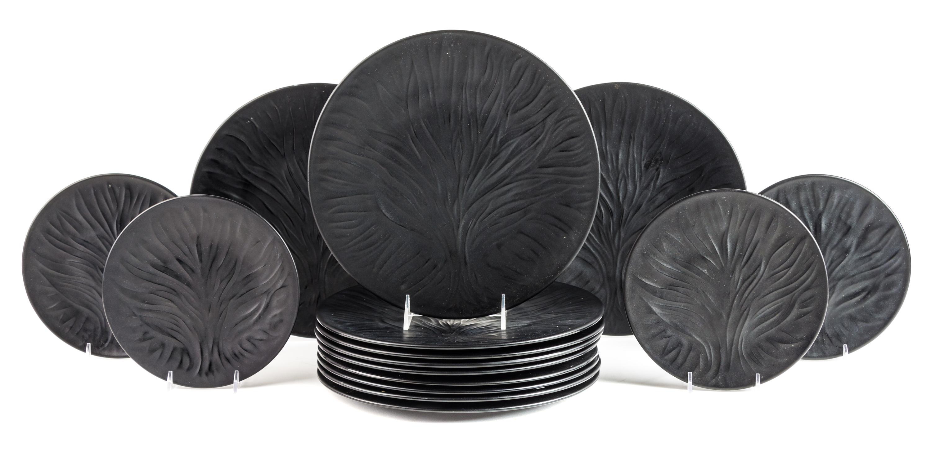 Lalique, , a group of Algues pattern glass plates, comprising ten chargers and five dessert plates