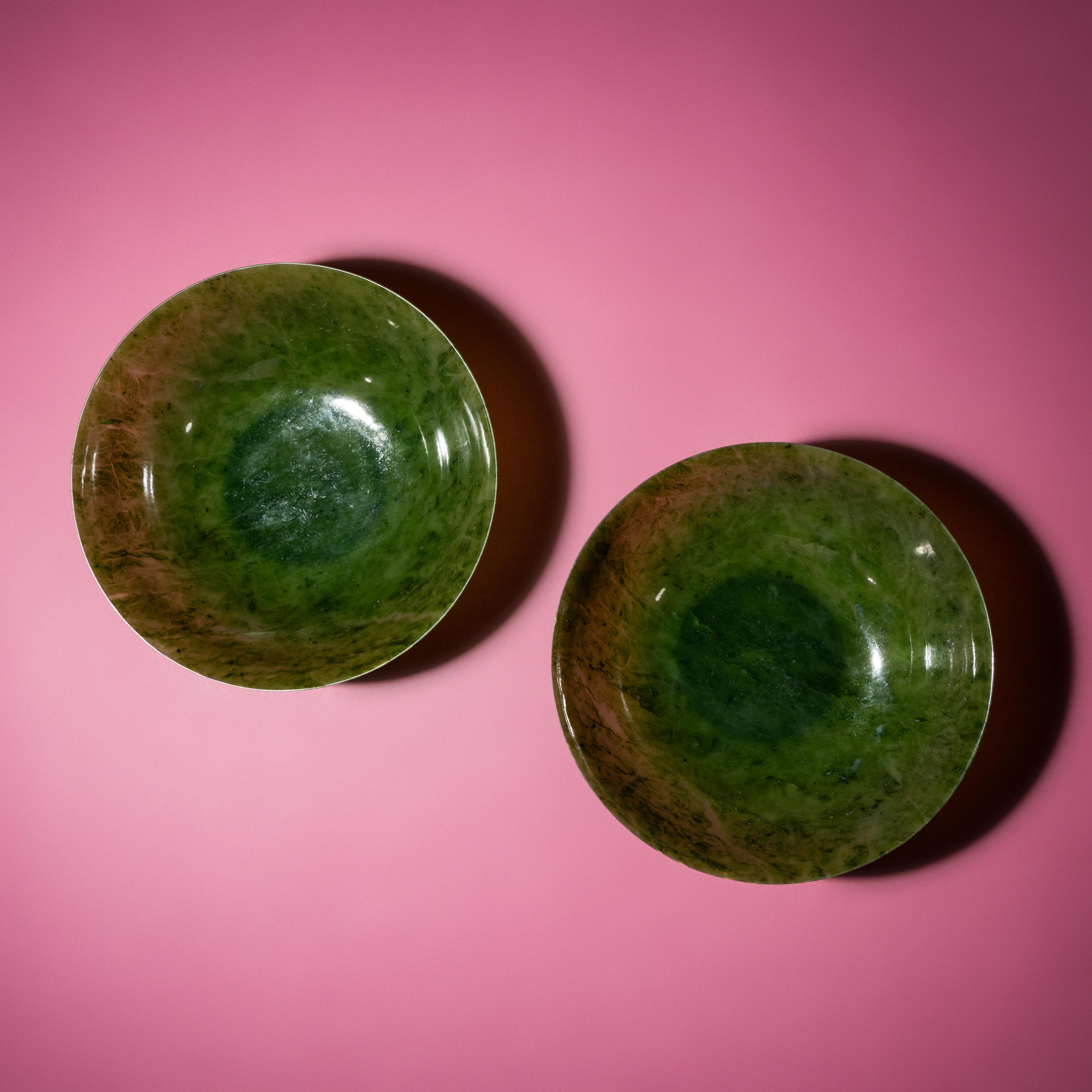 A Pair of Chinese Spinach Jade Bowls, 19th-20th Century — 晚清-民國 碧玉碗一對