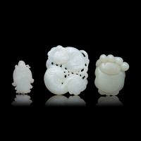 Three Chinese Jade Figures, 19th-20th Century 晚清-民國 玉把件三枚