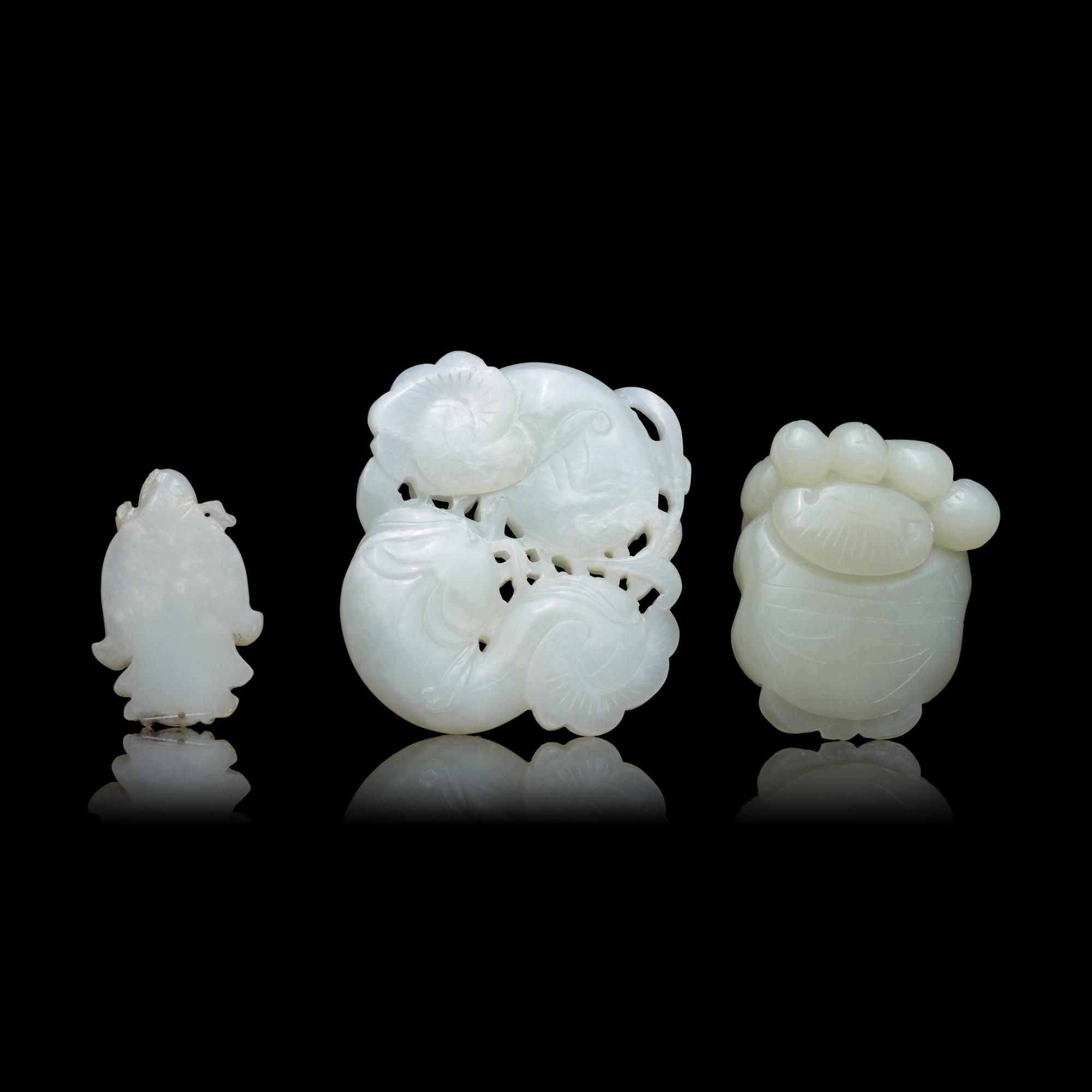 Three Chinese Jade Figures, 19th-20th Century 晚清-民國 玉把件三枚