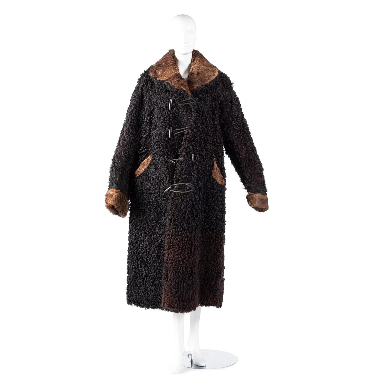 [WESTERN AMERICANA]. Buffalo coat with gauntlets.