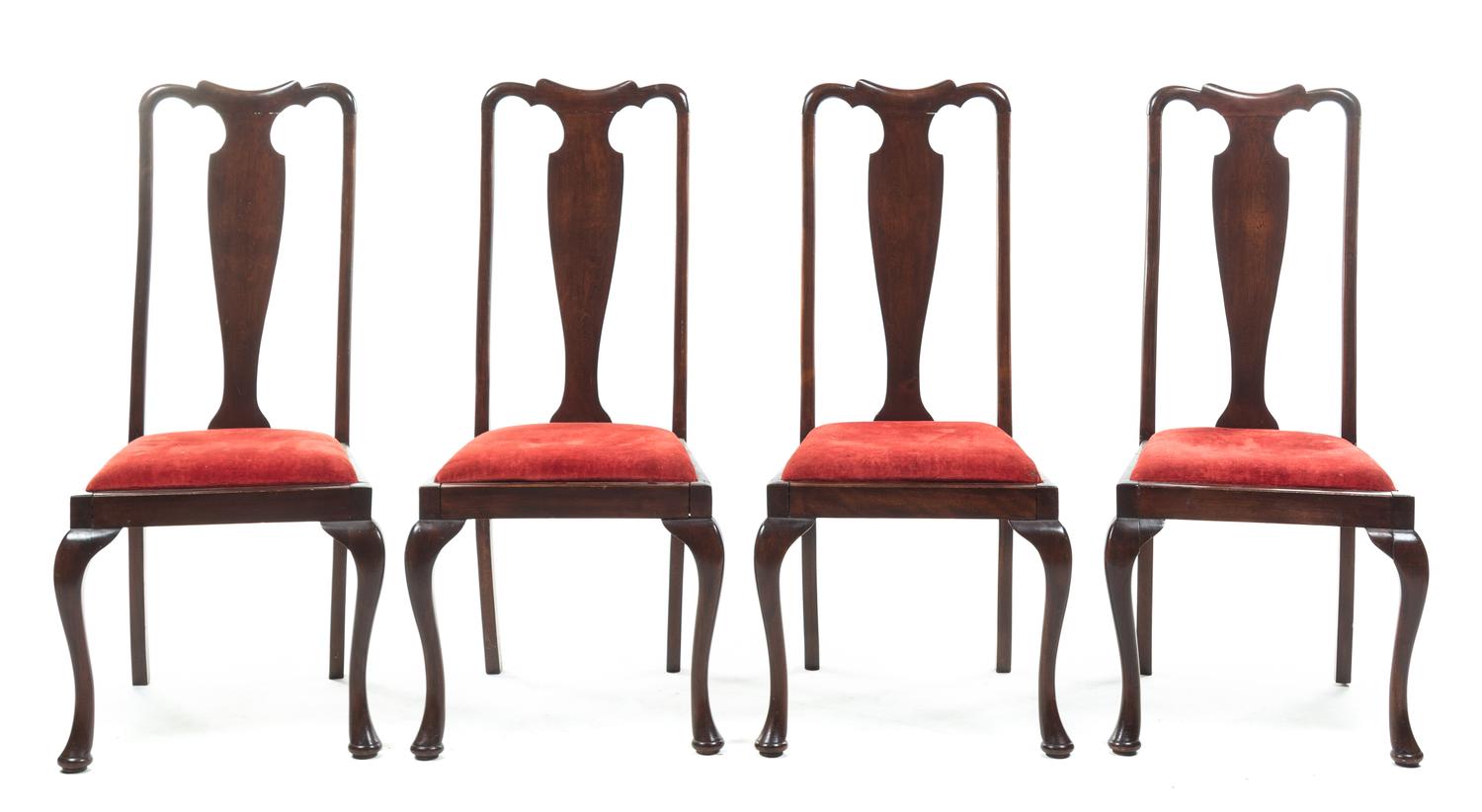 An Assembled Set of Eight Queen Anne Style Mahogany Dining Chairs Height of tallest 42 inches. — 20TH CENTURY