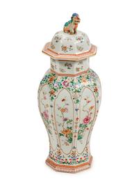 A Chinese Famille Rose Porcelain Octagonal Covered Vase — 19TH CENTURY