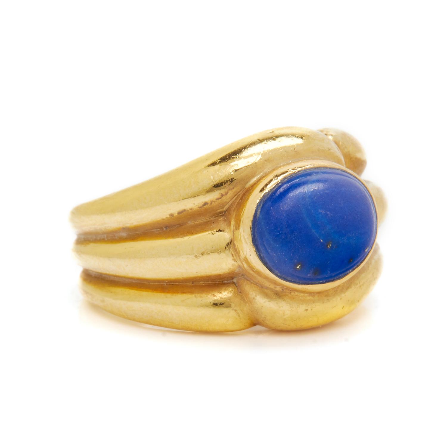 VAN CLEEF & ARPELS, YELLOW GOLD AND LAPIS LAZULI RING