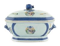A Chinese Export Porcelain Tureen