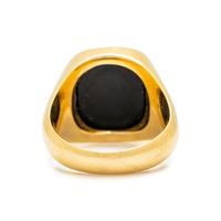 YELLOW GOLD AND DYED ONYX INTAGLIO RING