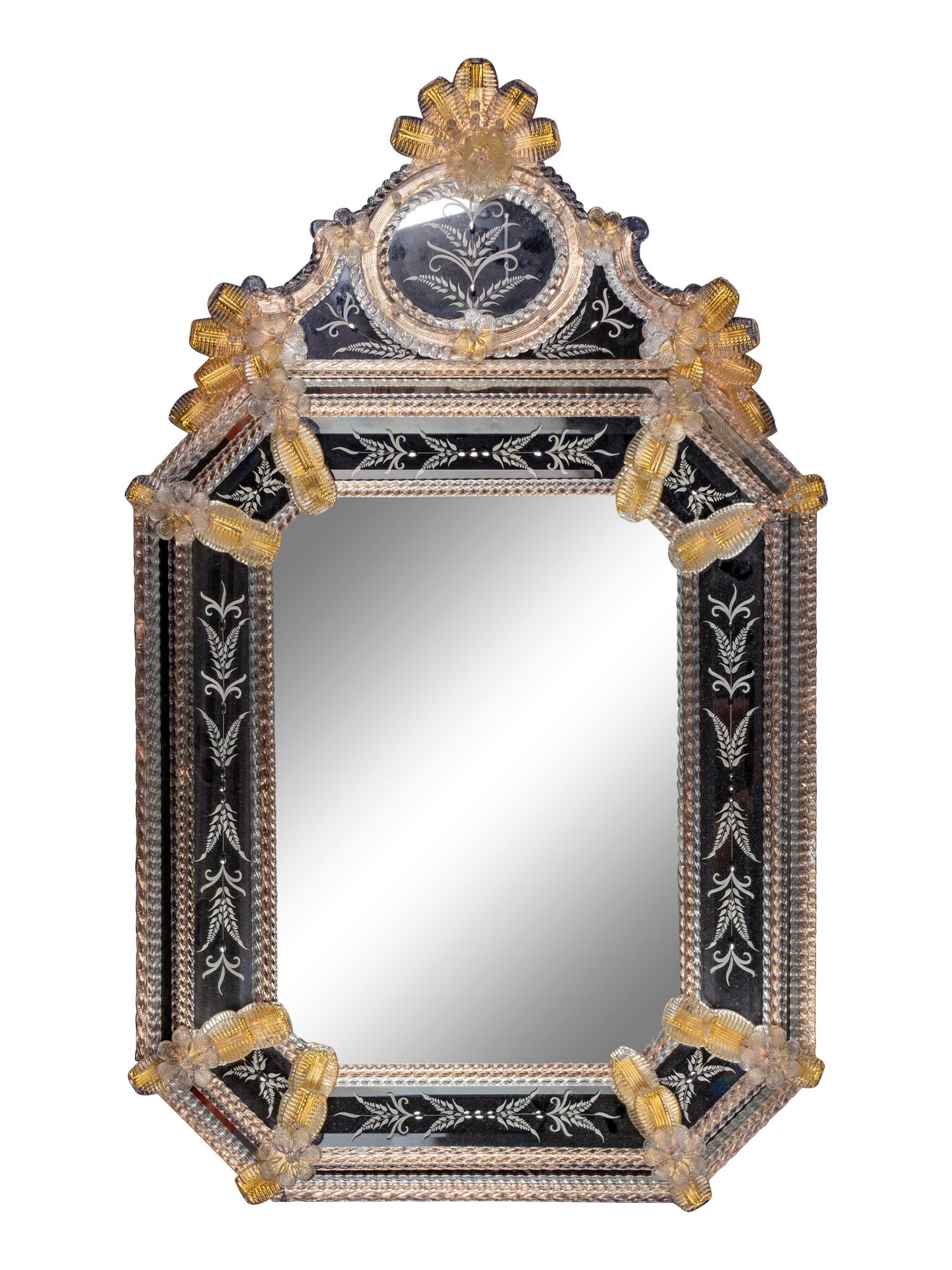 A Venetian Style Clear and Gilded Glass Mirror — 20TH CENTURY