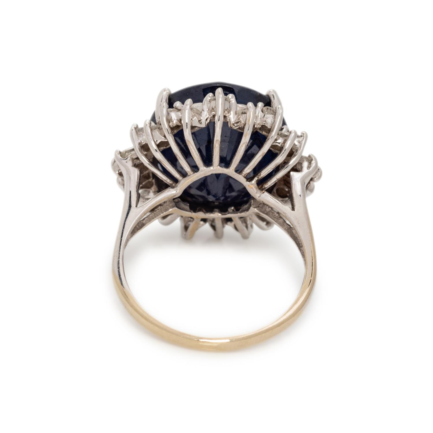 SAPPHIRE AND DIAMOND RING