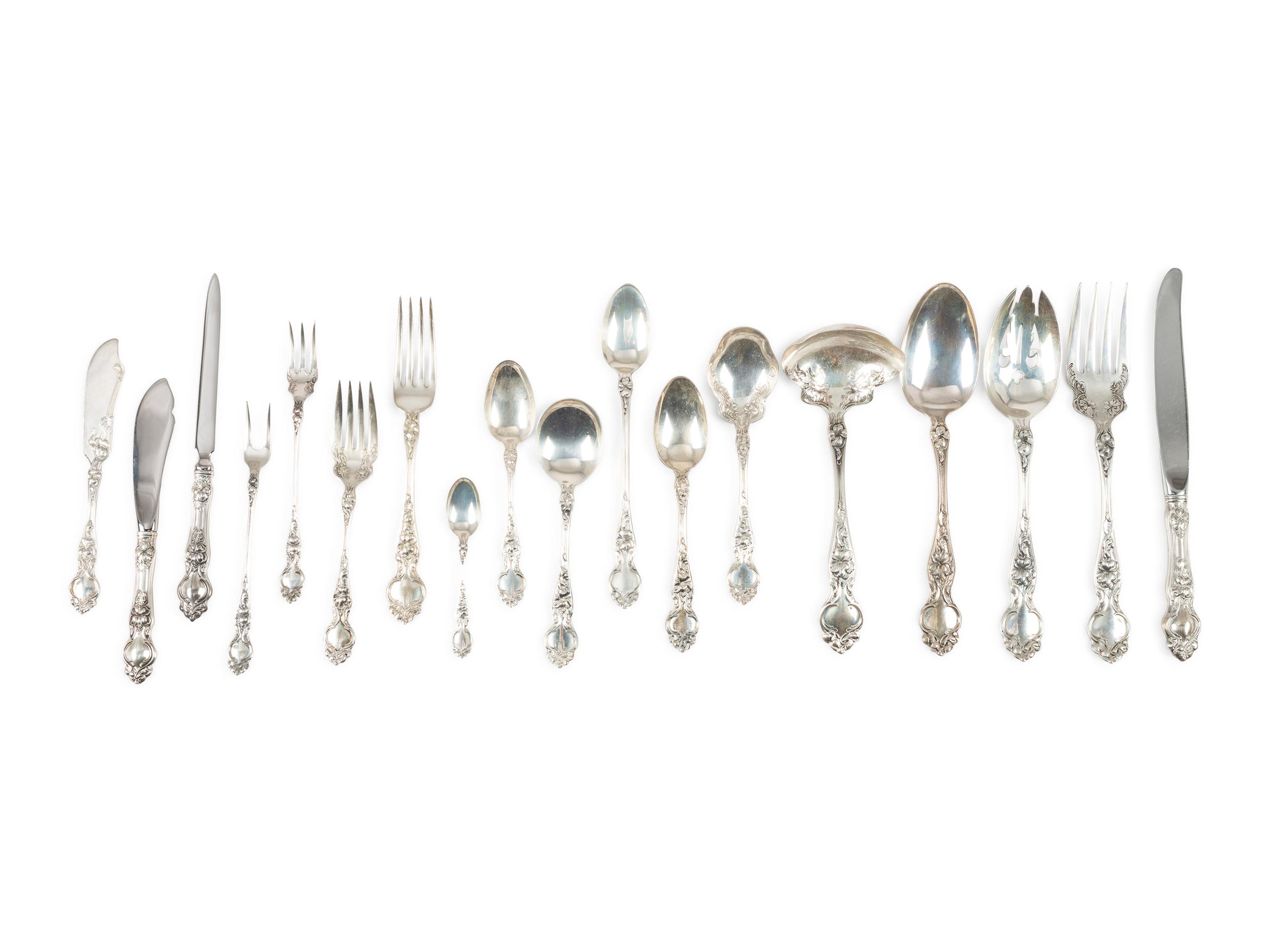 An R. Wallace & Sons Mfg. Co. 'Violet' Silver Flatware Service