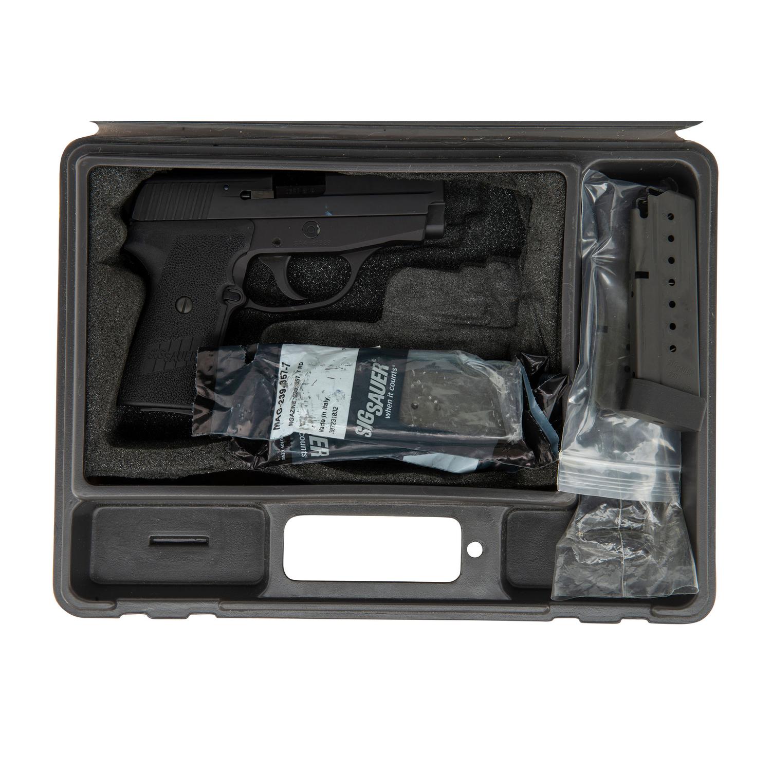 *Early Sig P239 in Box with Accessories and .357 Sig and .40 S&W barrels.