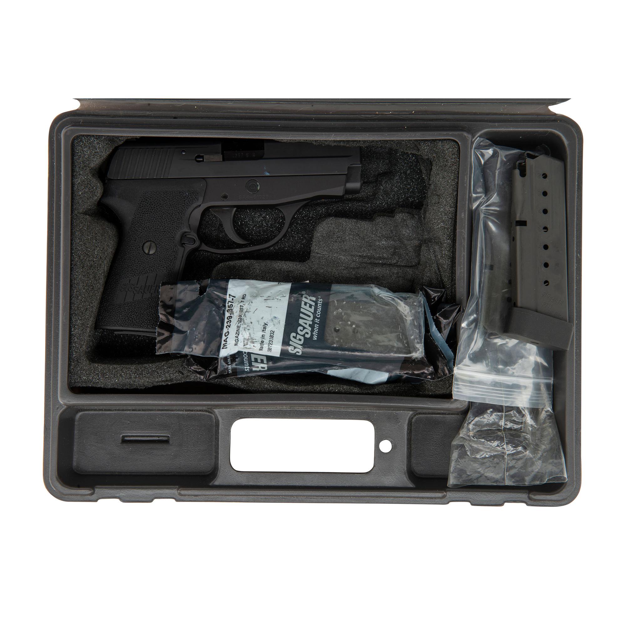 *Early Sig P239 in Box with Accessories and .357 Sig and .40 S&W barrels.