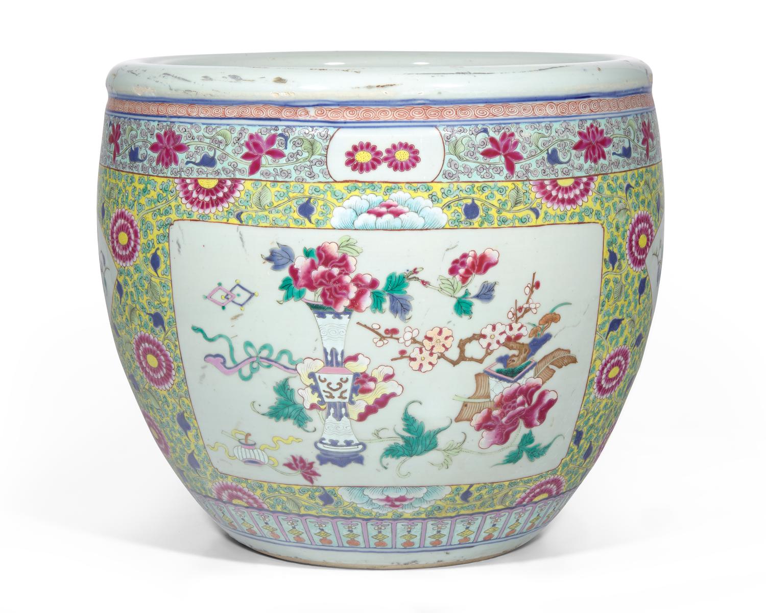 A large Chinese Famille Rose-decorated yellow-ground jardiniere, 19th to early 20th century