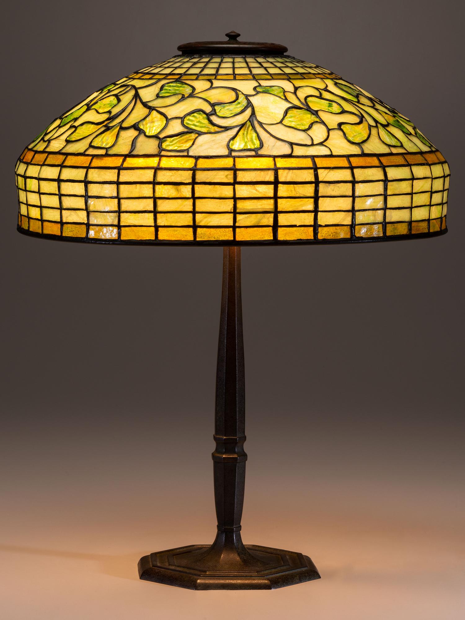 Whirling Leaf Table Lamp