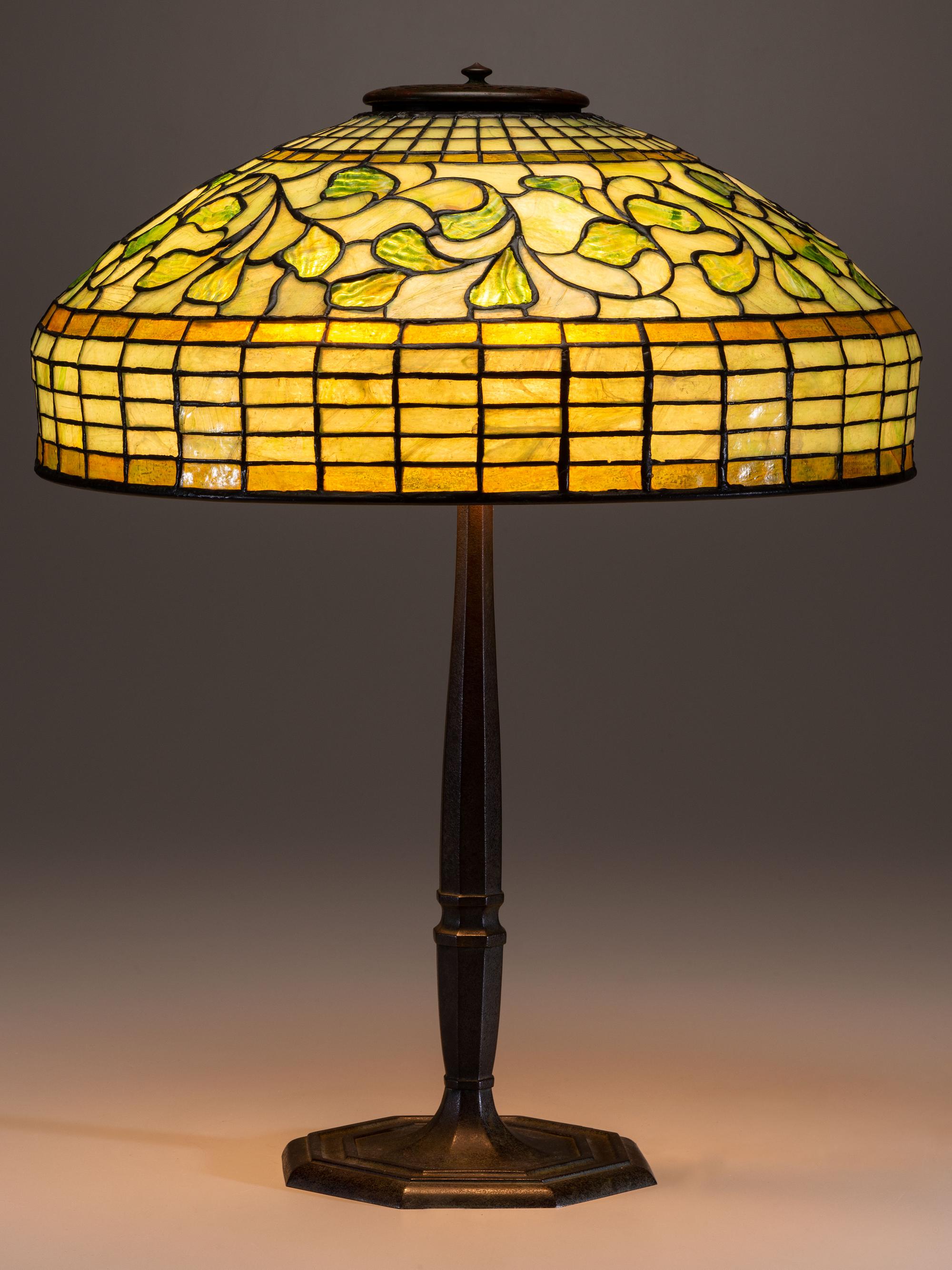 Whirling Leaf Table Lamp