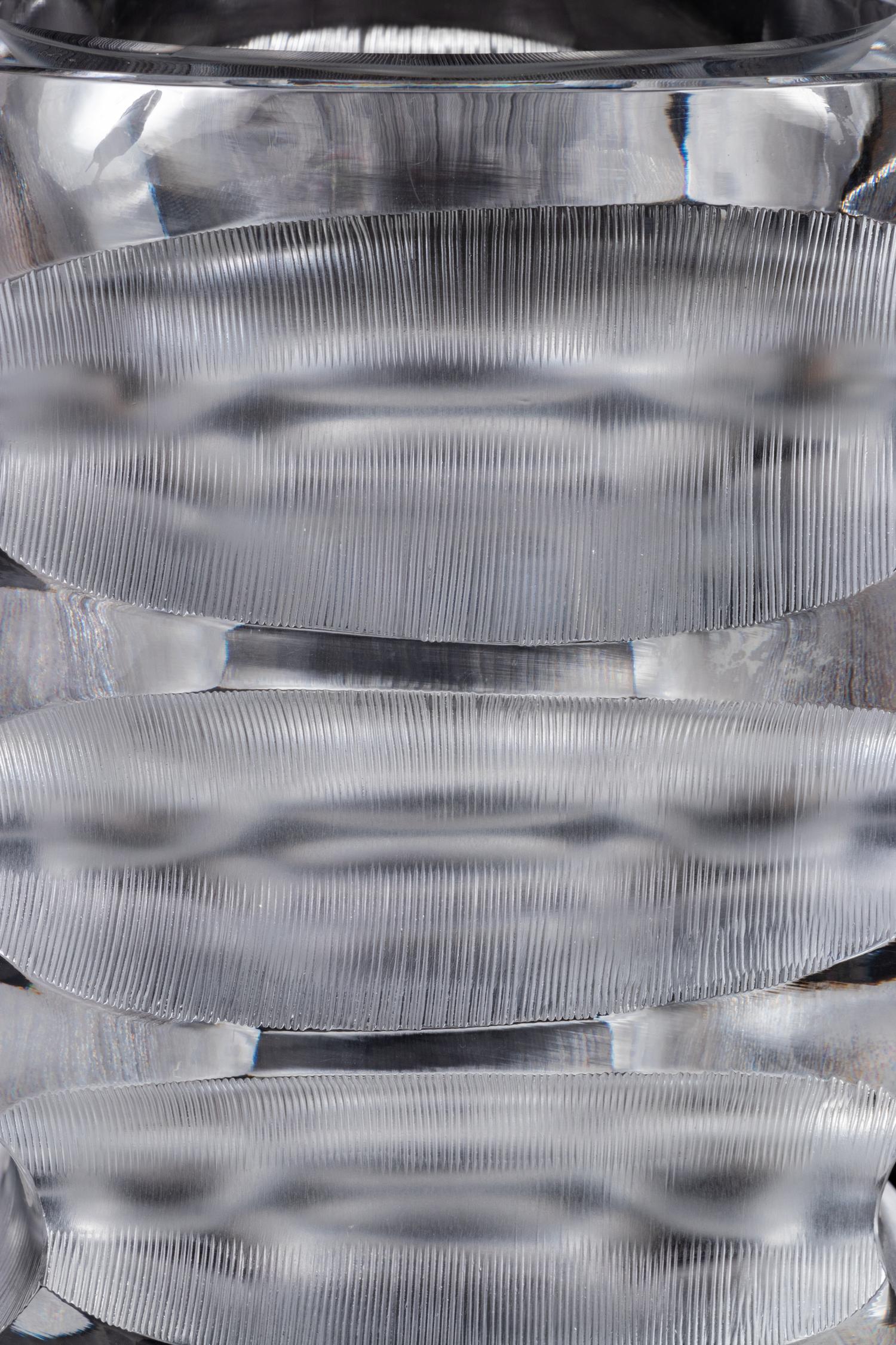 A Lalique Mortefontaine Vase