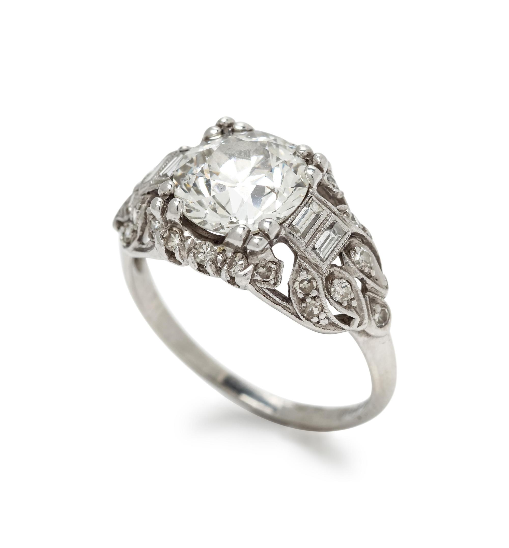 DIAMOND RING
