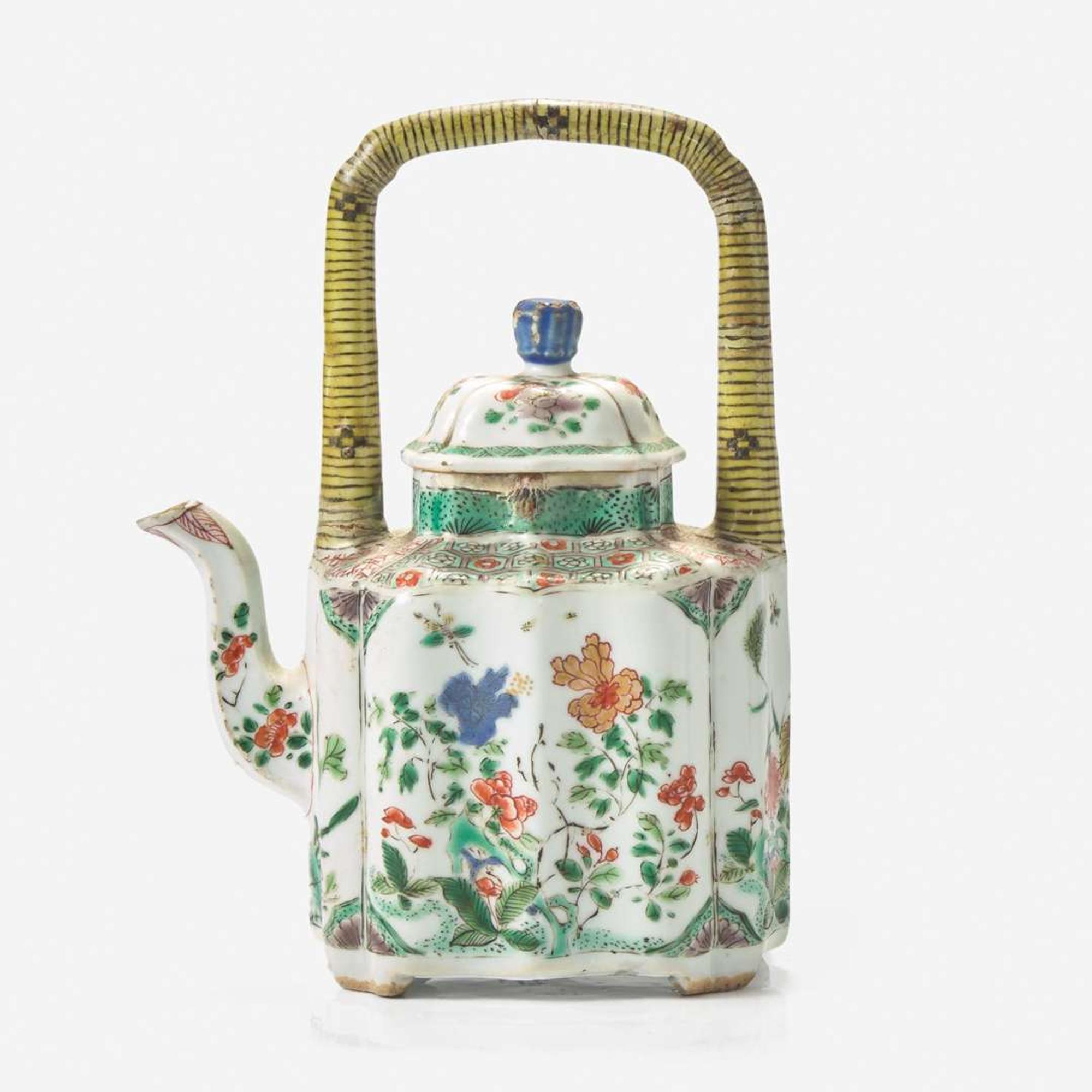 A Chinese famille verte teapot 素三彩茶壺 Kangxi period ? ??