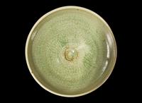 A celadon-glazed bowl 青釉盌