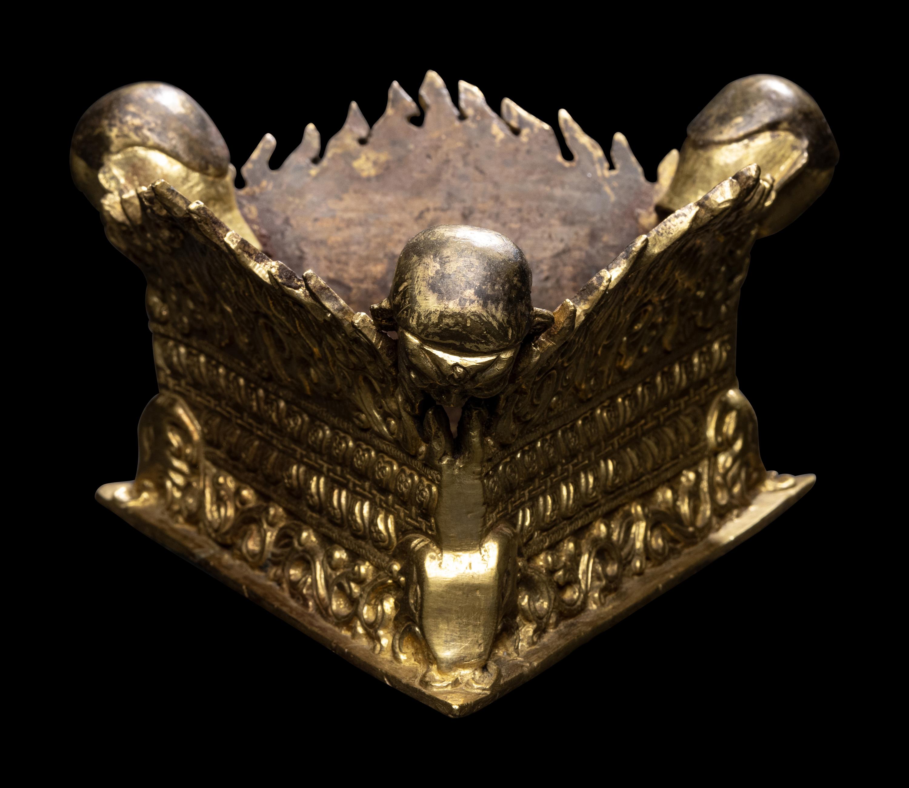 A Sino-Tibetan Gilt Bronze Kapala, 20th Century 近代 銅鎏金嘎巴拉碗