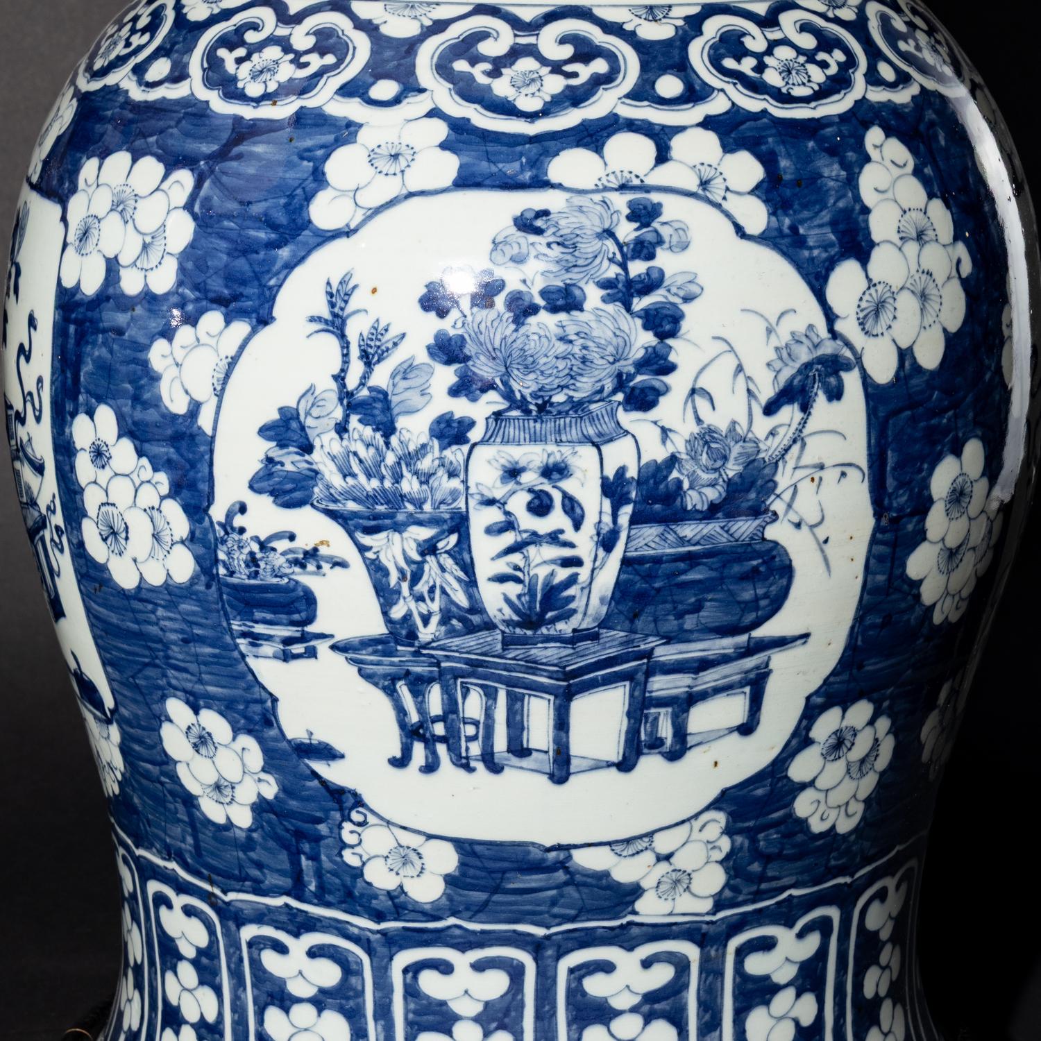 A Pair of Chinese Blue and White ' Bogu ' Motif Porcelain General Jars, 19th Century 晚清 青花博古圖將軍罐一對