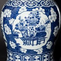 A Pair of Chinese Blue and White ' Bogu ' Motif Porcelain General Jars, 19th Century 晚清 青花博古圖將軍罐一對