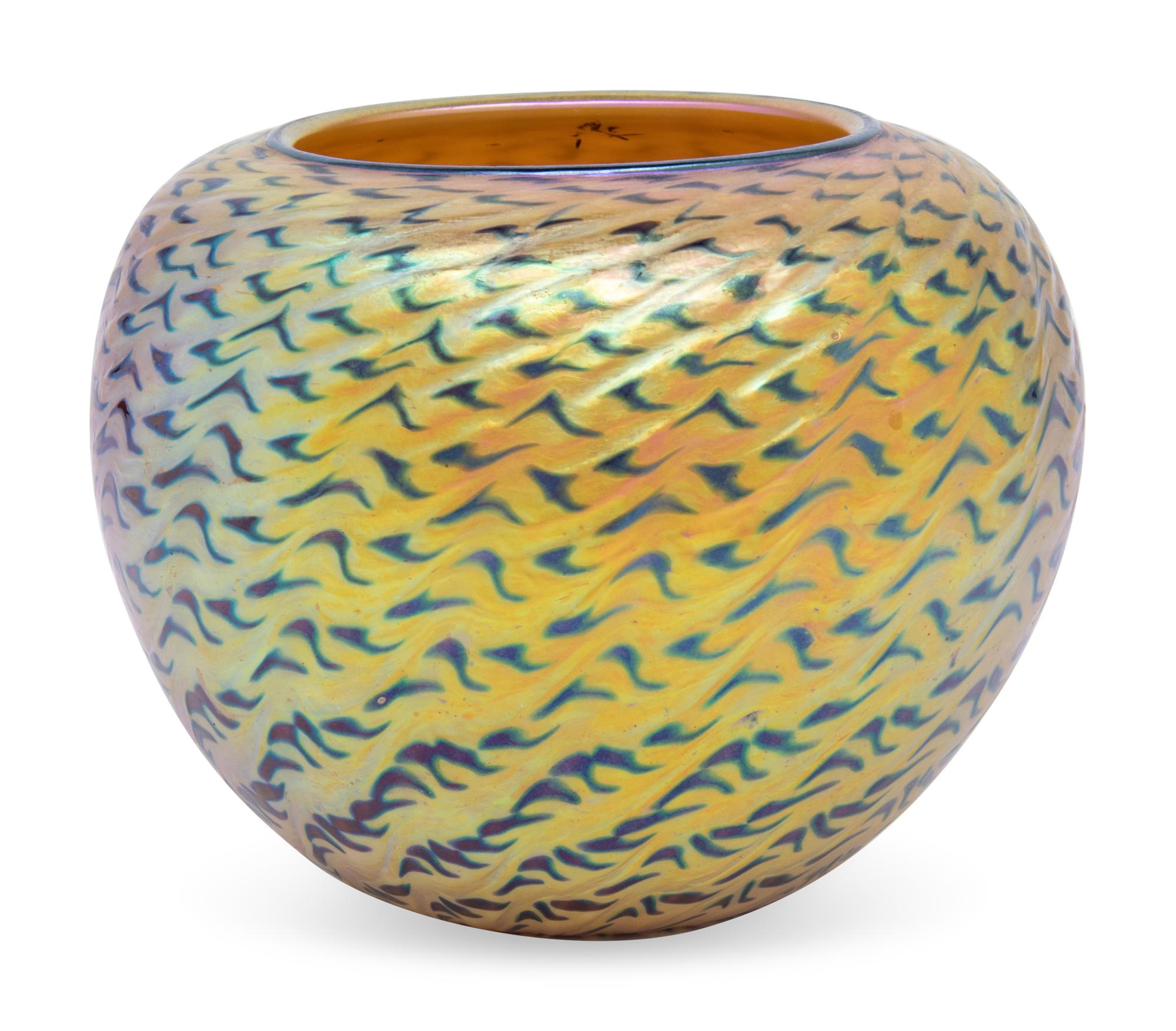 A Lundberg Studios Iridescent Art Glass Vase