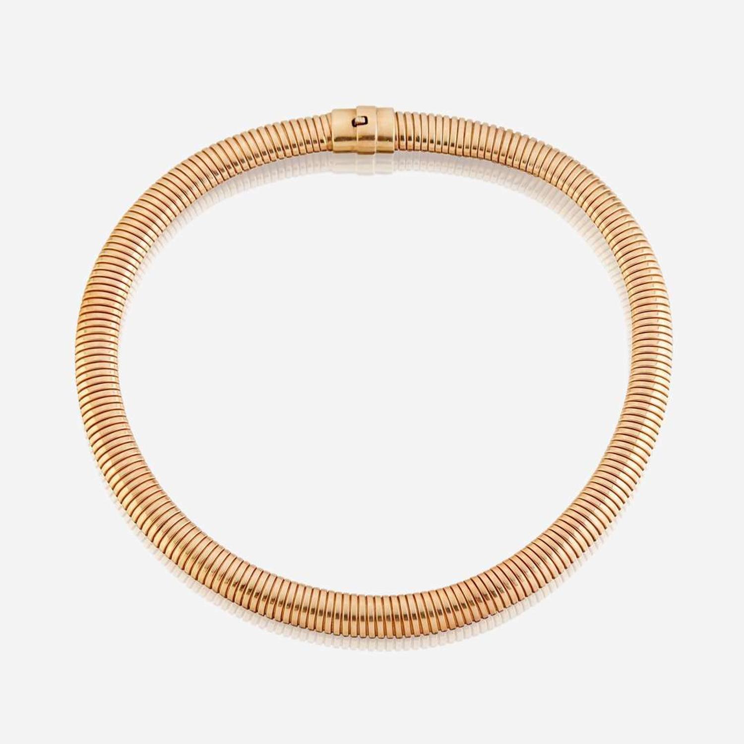 A fourteen karat gold necklace