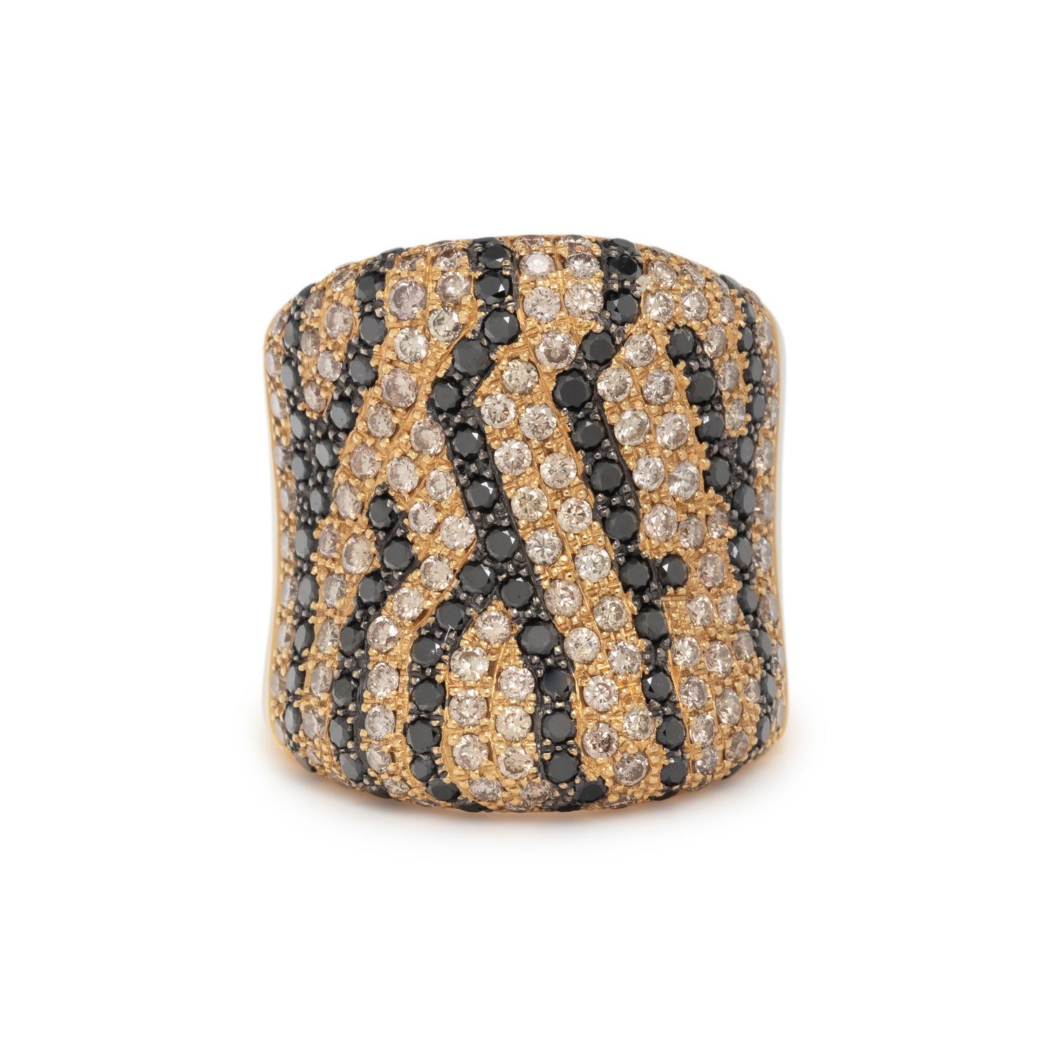 DIAMOND AND BLACK DIAMOND RING