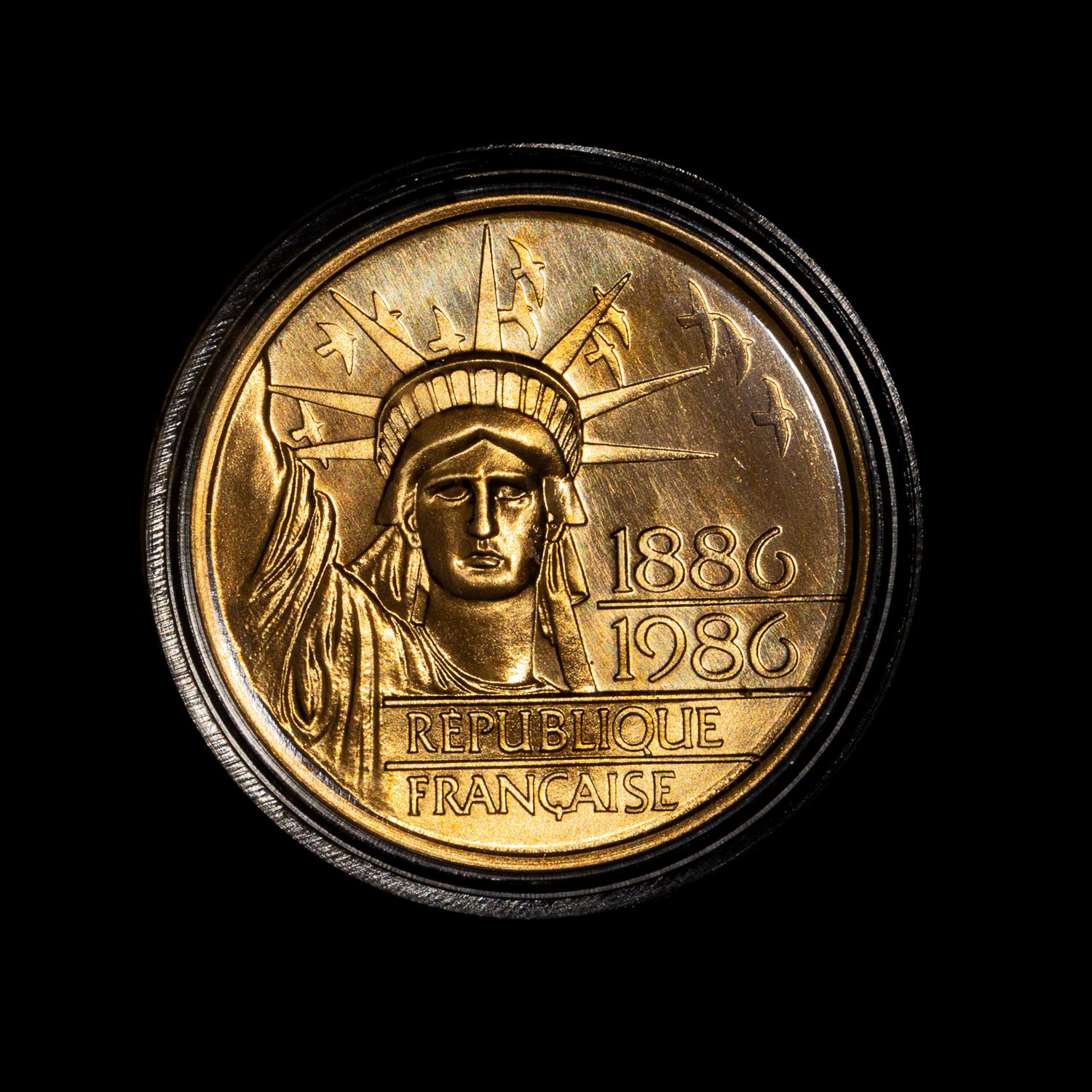 *A French Republic 1986 Statue of Liberty Centennial 100 Franc Gold Coin