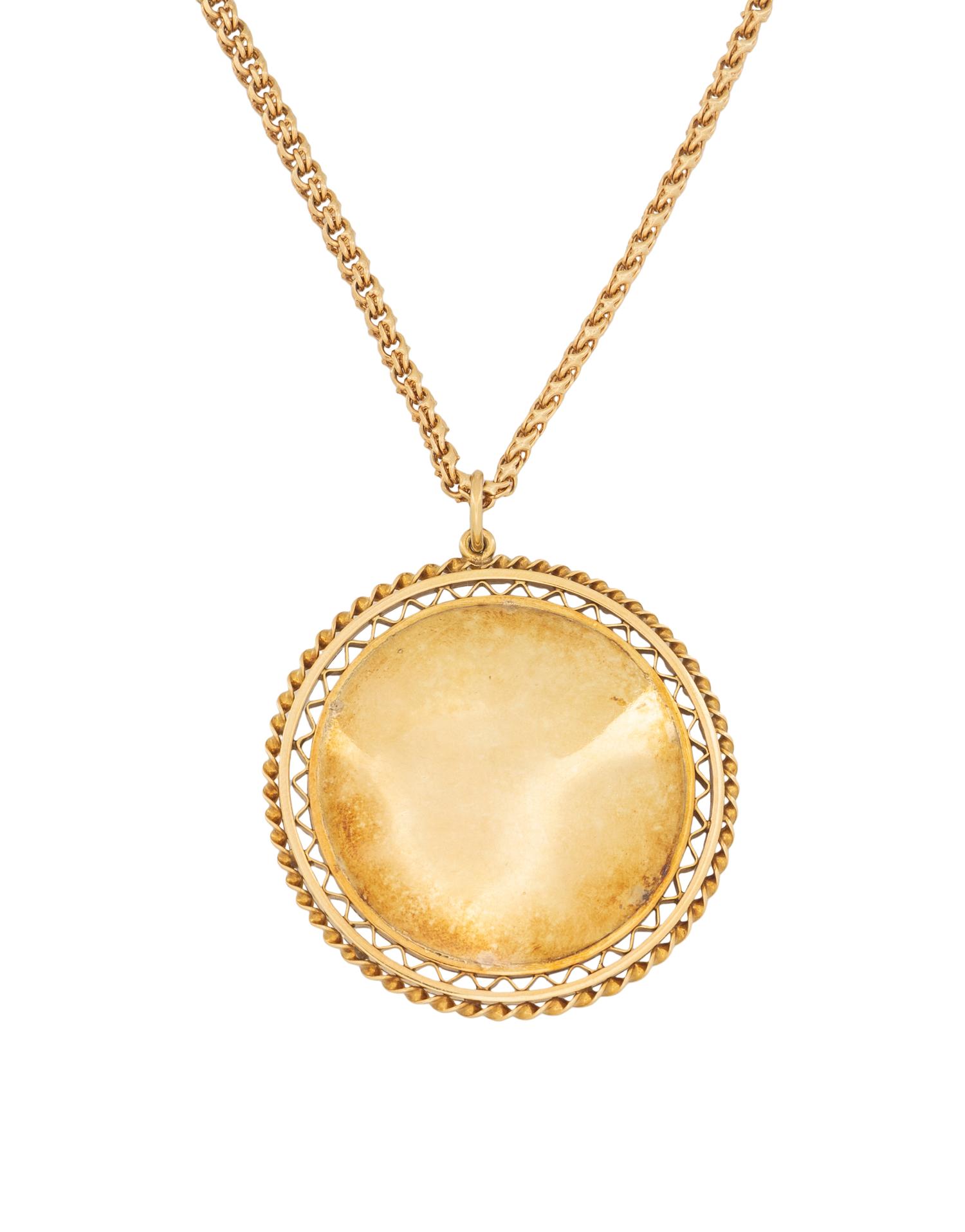 YELLOW GOLD AND EMERALD PENDANT NECKLACE