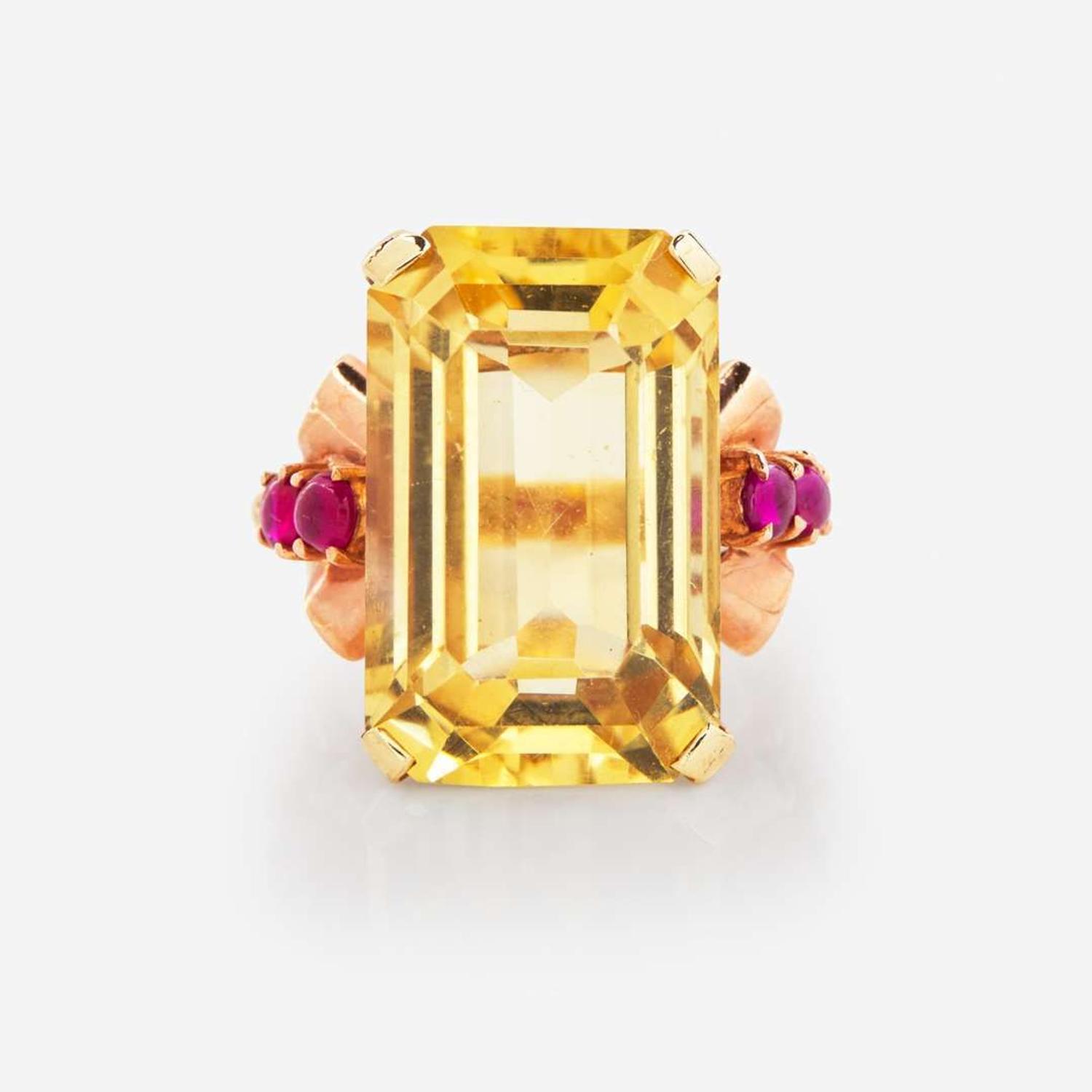 A Retro 14K Gold and Citrine Ring