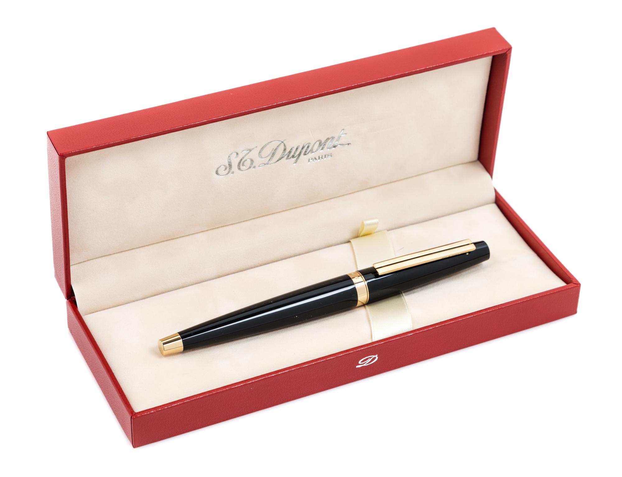 An S.T. Dupont Ellipsis: Composite Noir Fountain Pen