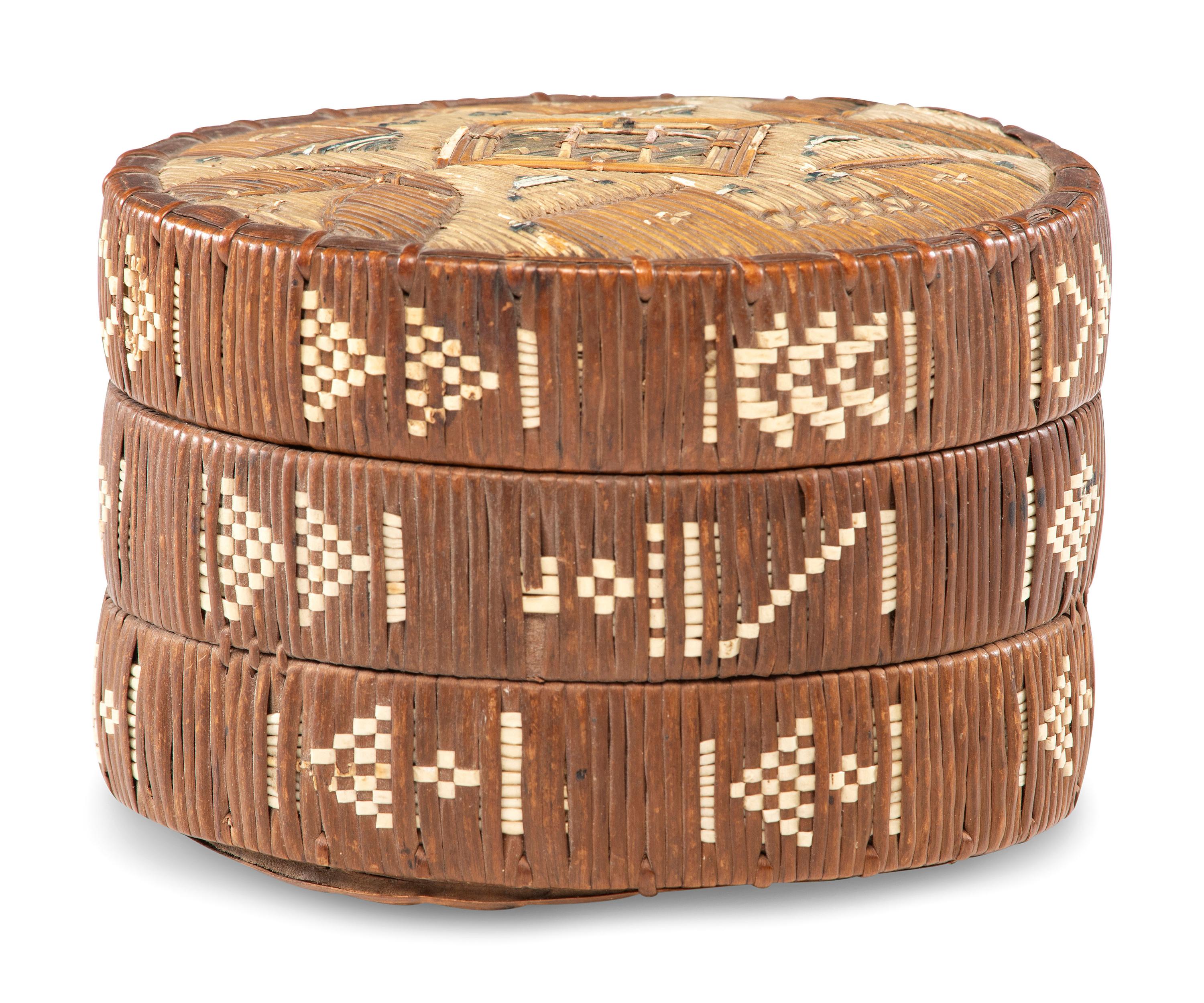 Mi'kmaq Quilled Birchbark Trinket Box