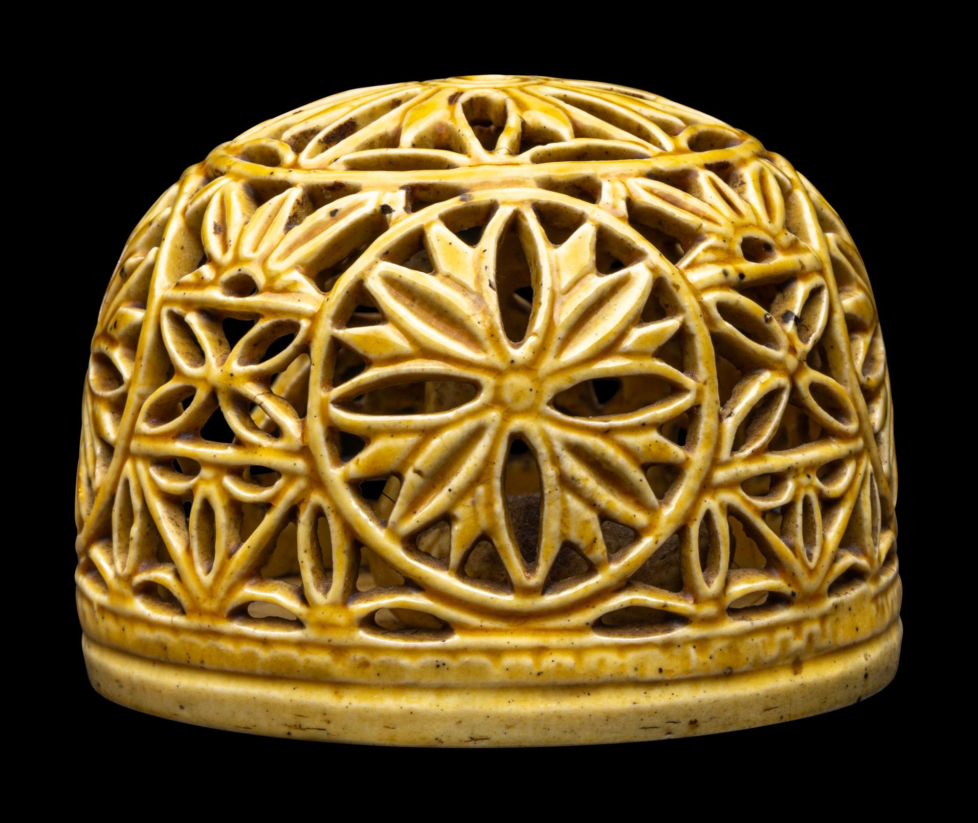 A Chinese Yellow Glazed Reticulated Porcelain Article