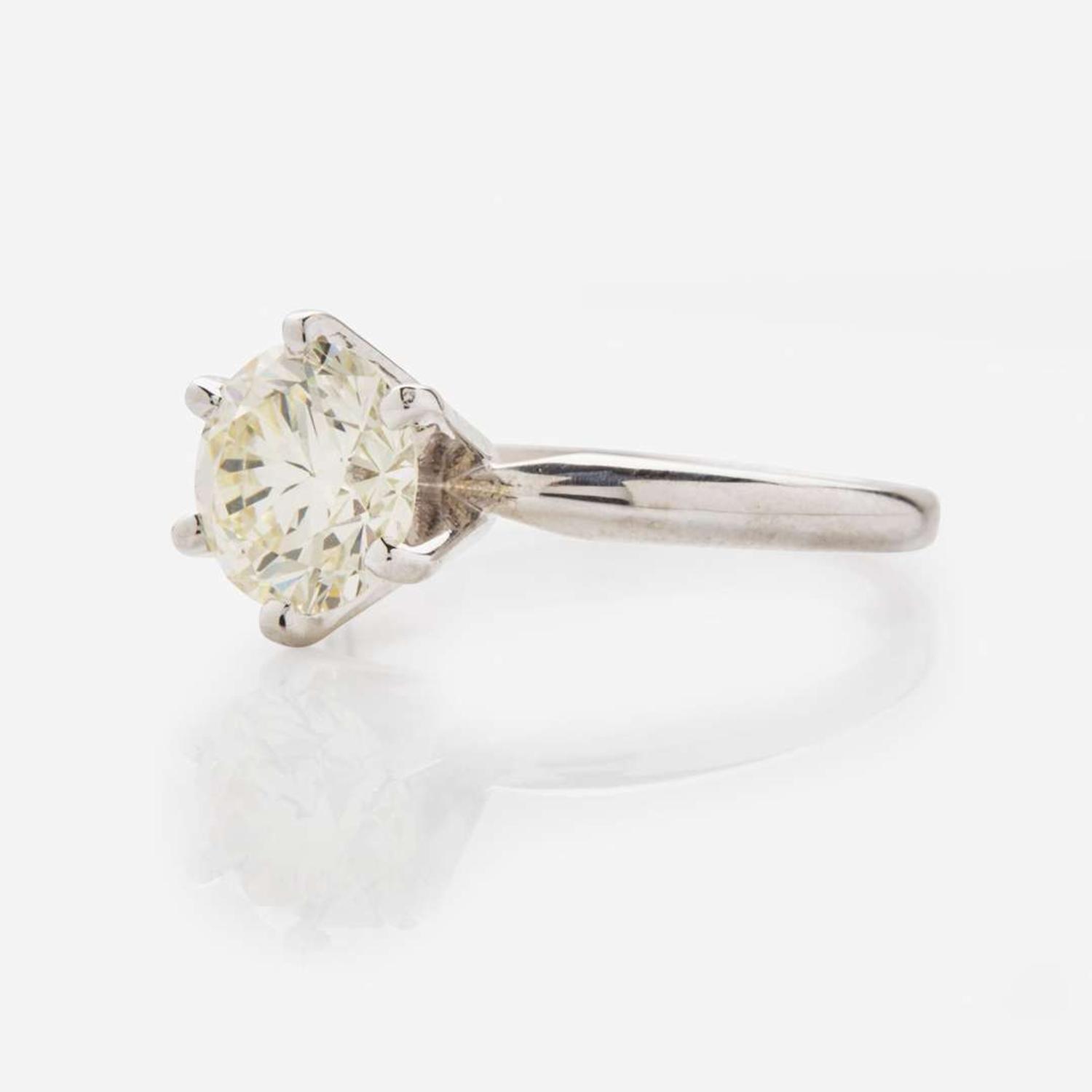 A 14K White Gold Solitaire Diamond Ring 2.04 GIA Certified